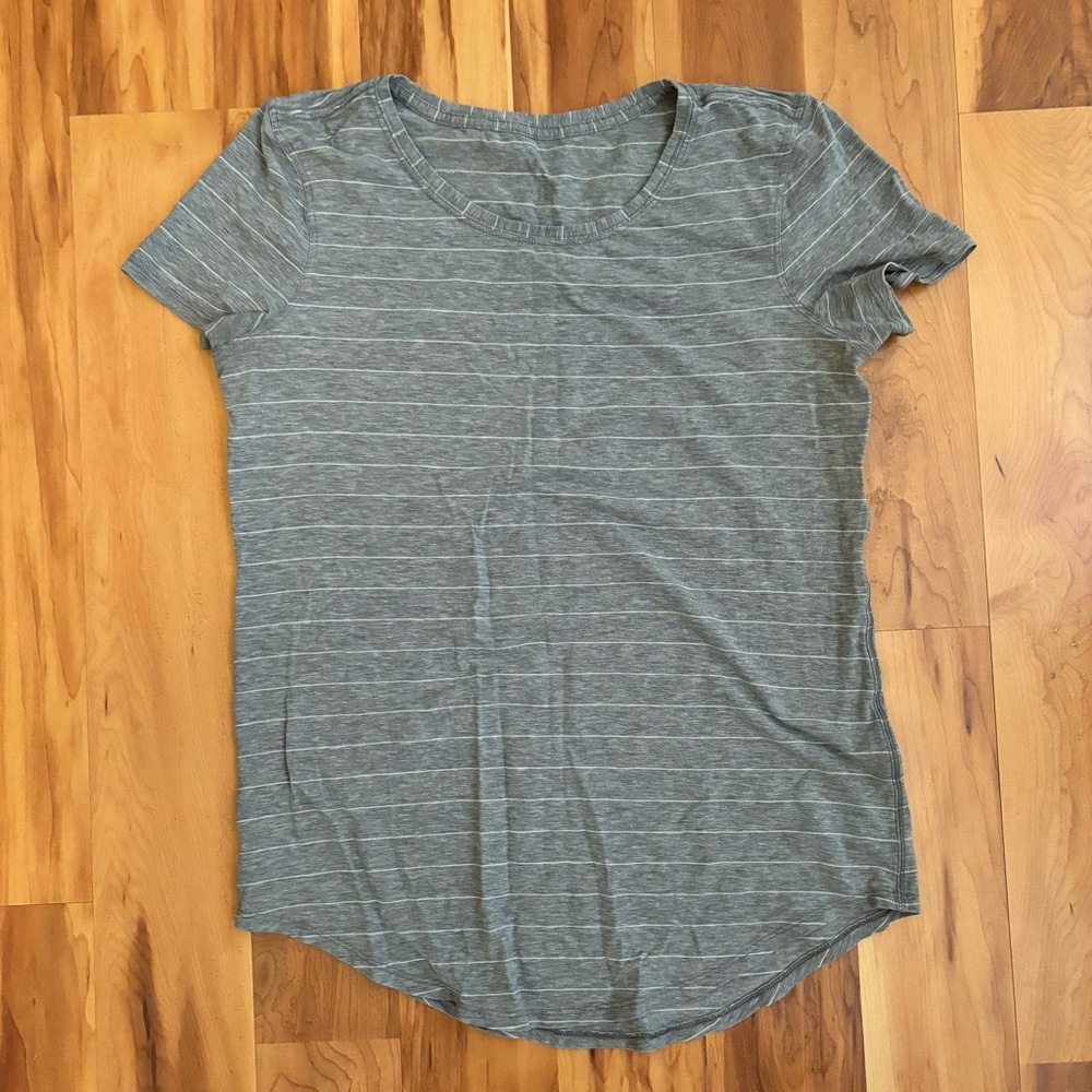 Lululemon Gray Striped Women's Tee